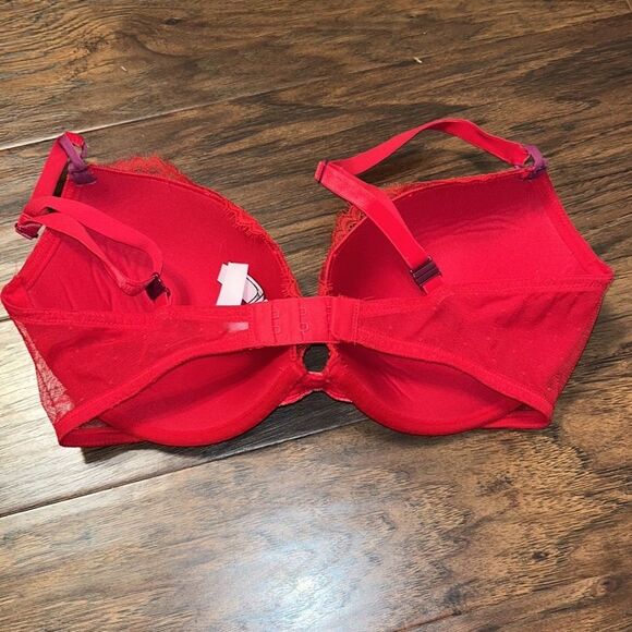 Women’s Victoria’s Secret red lace t-shirt push up bra with mesh detailing - Picture 3 of 7